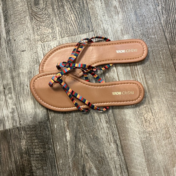 Fashion Nova Vibrant Strappy Sandals Size 10 - Picture 2 of 9